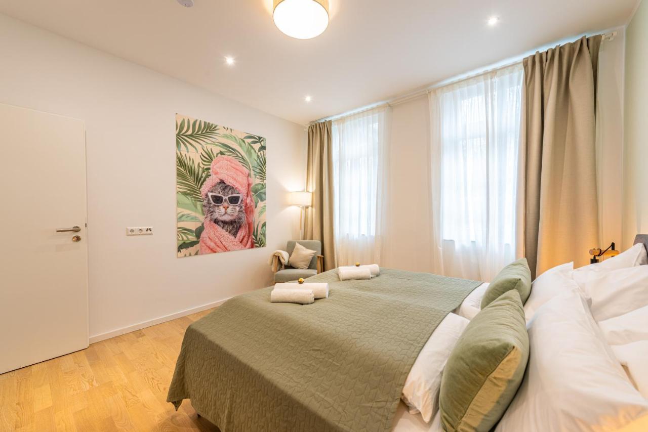 Vivid Luxury Apartment Ludwigsburg - Bluehendes Barock-Forum-Schloss-Modern Bagian luar foto