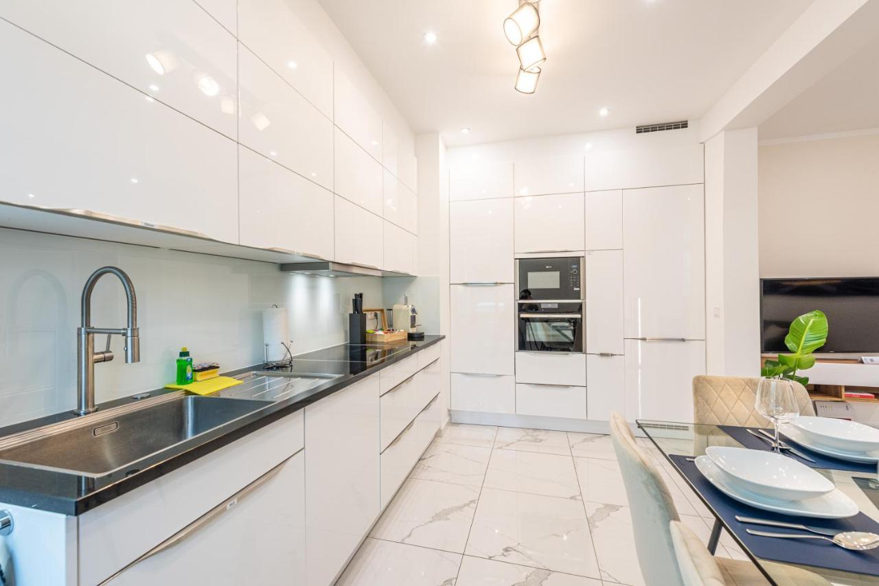 Vivid Luxury Apartment Ludwigsburg - Bluehendes Barock-Forum-Schloss-Modern Bagian luar foto